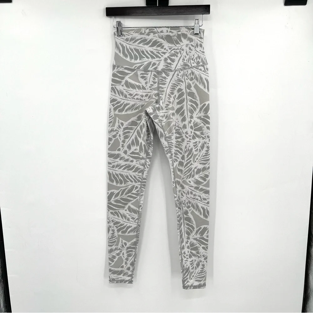 ALO YOGA High Waist Airbrush Leggings 7/8‎ Palm Leaf Print Grey S Athletic Pants